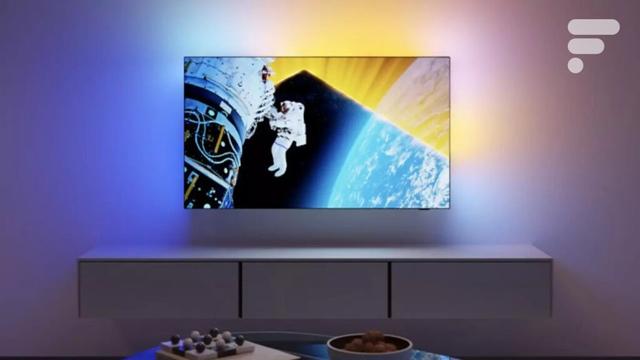 Ce TV Philips avec sa dalle OLED en 55 pouces, l'Ambilight et 144 Hz lâche 250 € sur son prix