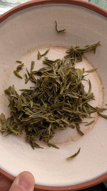 Spent green tea leaves