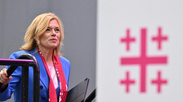 Klöckner verteidigt Kritik an Kirche – „Sie darf keine Partei sein“