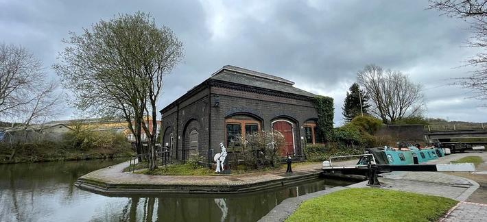 A photo titled "20210328-124428-00451", taken near Lock, Blowers Green Lock by stevenbates on Flickr.