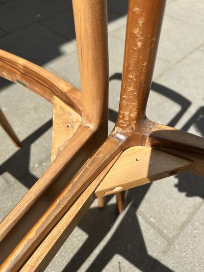 Closeup of same two chairs, but now around the joint area.