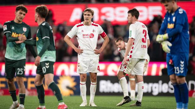 1. FC Köln: Aufstiegs-Flatter + Fan-Wut + Trainer-Debatte: Köln dreht durch | Sport