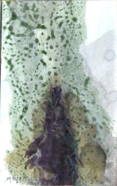 Peinture abstraite sur petit carnet; Triangle violet pointe en haut dans la moitié inférieure, entouré de nuages bruns transparents, au milieu d'une colonne verte sur toute la hauteur de la peinture.