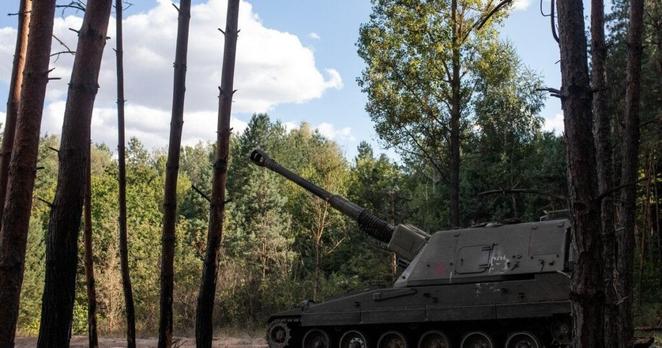 Il Regno Unito invia l'intera flotta di Howitzer AS-90 in Ucraina, in pensione l'iconico sistema di artiglieria