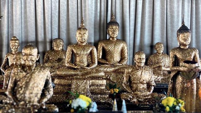 Gilded Buddha statues.