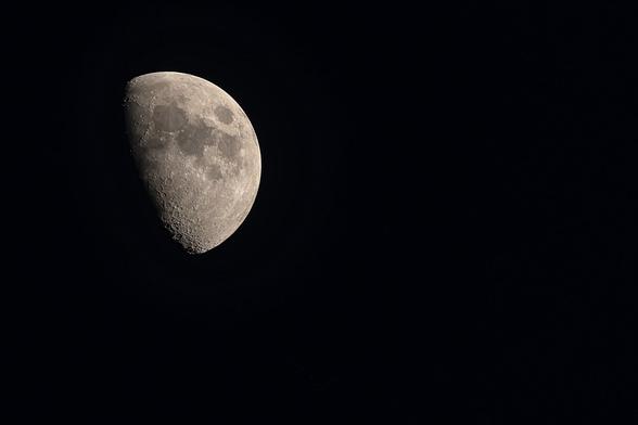 Tonight's Waxing Gibbous Moon
65% Illuminated - May 5th, 2025