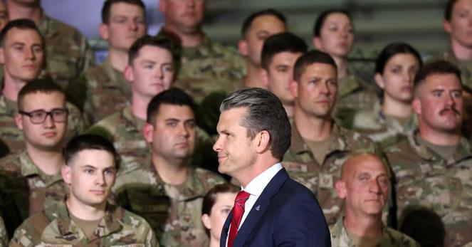 米軍大将ポスト2割削減を指示、国防長官「戦略的即応性の最大化」へ | ロイター