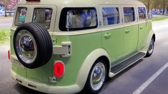 Song San Ripoff of VW Type 2 transporter.