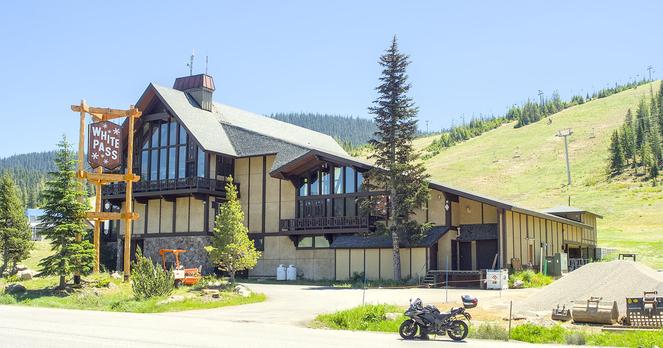 Ninja 1000SX at White Pass Lodge