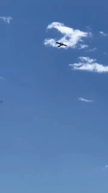 A sky banner plane that displayed ‘Free Healthcare. Free Luigi’ flew across Manhattan earlier today. Organized by People Over Profit NYC, a grassroots movement rallying for healthcare reform and justice for Luigi Mangione. (May 10, 2025)