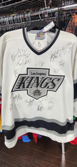 1990s team signed Gretzky Kings jersey!