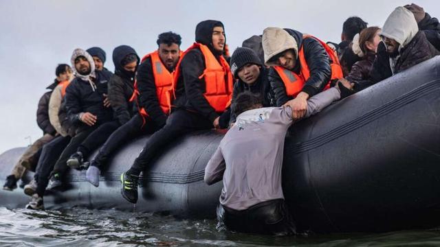 Frankreich: 192 Migranten aus Ärmelkanal gerettet – Toter und Verletzte