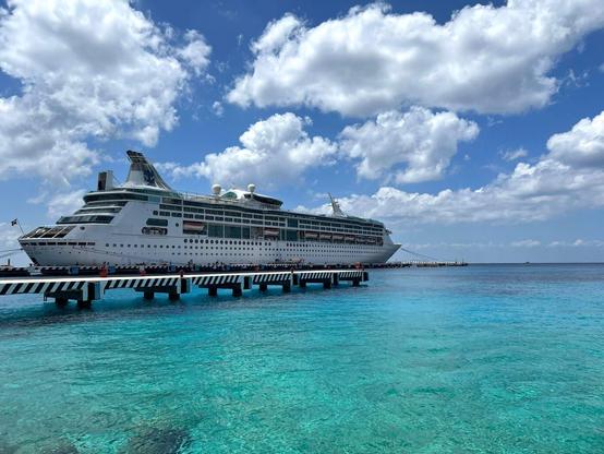 Grandeur of The Seas Port of Roatan Grandeur of The Seas Port of Roatan