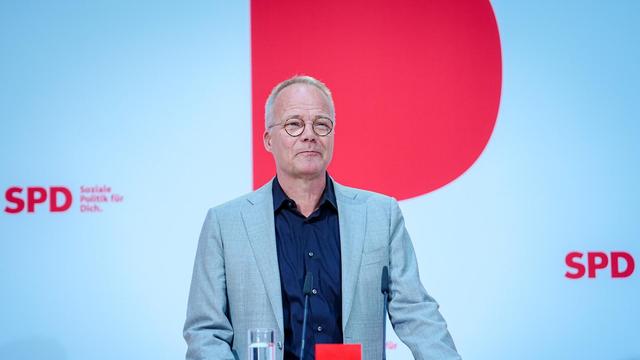 Matthias Miersch, SPD-Generalsekretär, gibt im Willy-Brandt-Haus das Ergebnis des Mitgliedervotums für die Koalition von CDU, CSU und SPD bekannt. Der Koalition wurde zugestimmt.