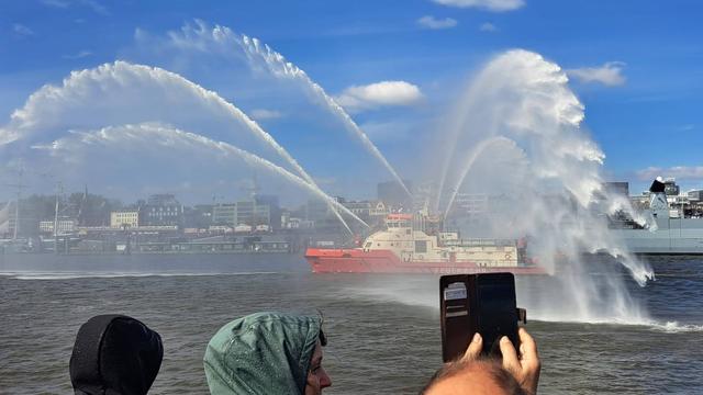 Hamburg Hafengeburtstag: Die besten Orte für die Einlaufparade Hamburg Hafengeburtstag: Die besten Orte für die Einlaufparade