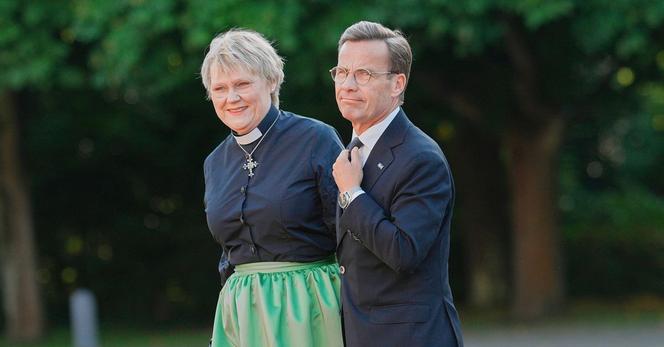 De Zweedse premier Ulf Kristersson en zijn vrouw arriveren bij Paleis Huis ten Bosch tijdens de NAVO-top in Den Haag eind juni. Foto Markus Schreiber/AP 