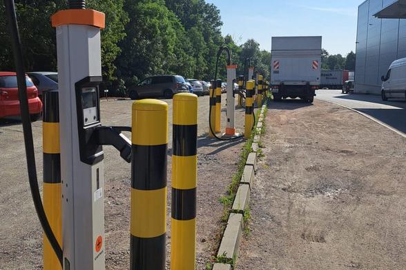 Lkw-Ladesäulen-Sharing: Zwei Logistiker machen ein Win-Win daraus