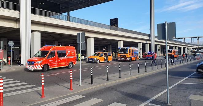 Die Flughafenfeuerwehr wurde am Sonntagabend zu einem Luftnotalarm am BER gerufen. (Symbolbild)