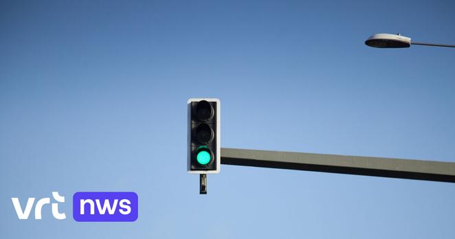 Al 200.000 bestuurders kunnen verkeerslichten sneller op groen zetten met app, maar Waze en Google Maps doen nog altijd niet mee | VRT NWS: nieuws