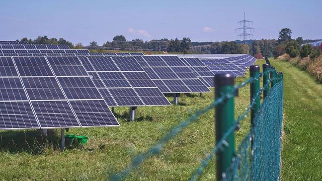 A field with solar panels. | Copyright Michael Fortsch/Unsplash
