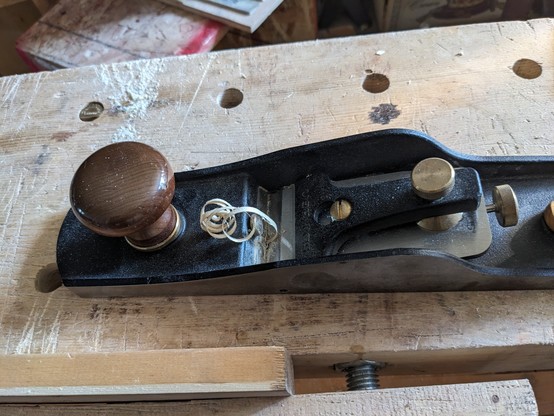 Those curls!
Curly twists of the board's edge coming off the blade and curling gorgeously through the mouth of my bevel up jack plane.