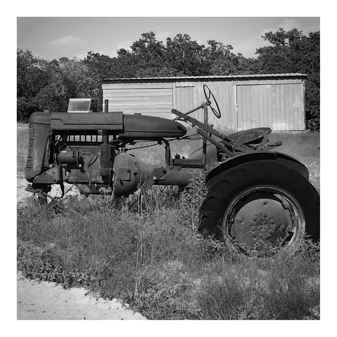 P52-297 : Old TRactor
