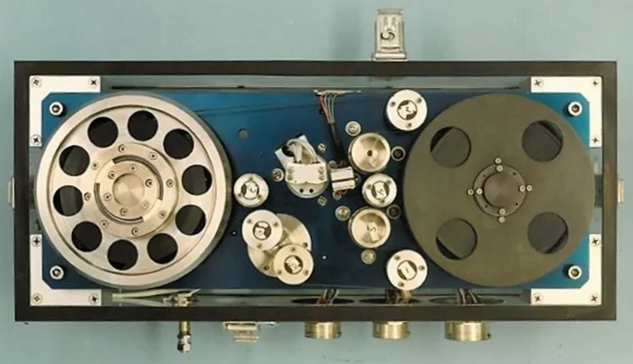Pic of Voyager 8-track digital tape recorder