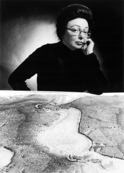 Pic of Marie Tharp and under-sea map 