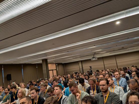 A room full of people 