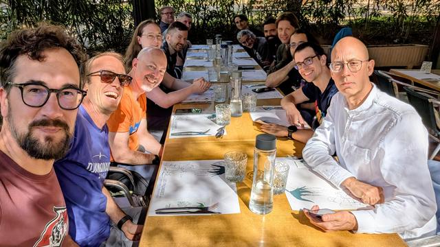 People having lunch 