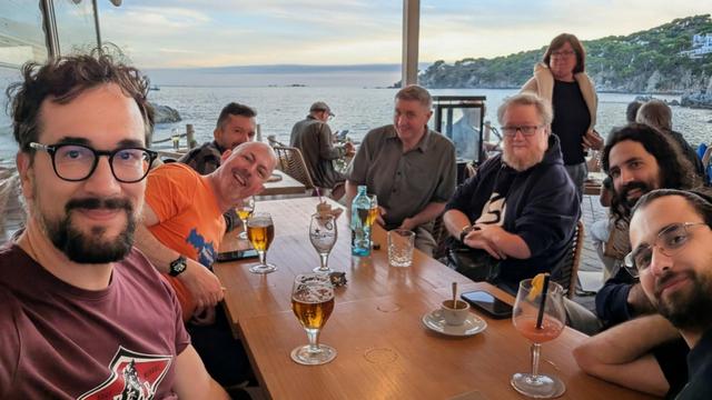 People having drinks 
