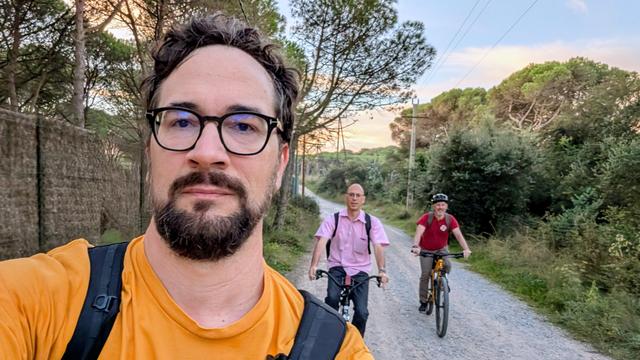People cycling 