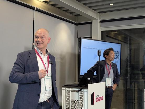 Andreas and Chan-Jo present at Foss Backstage